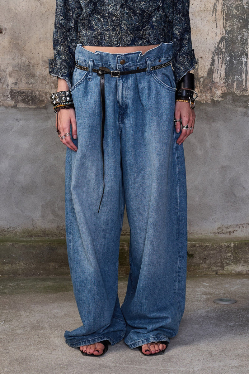 PLEATED WAISTBAND JEAN 3