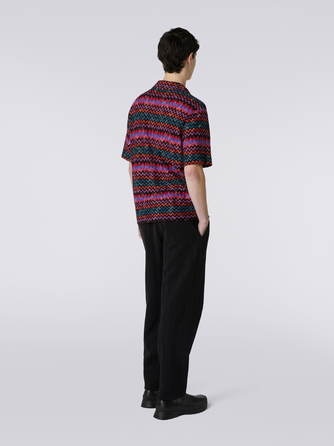Short-sleeved bowling shirt in zigzag cotton and viscose - 4