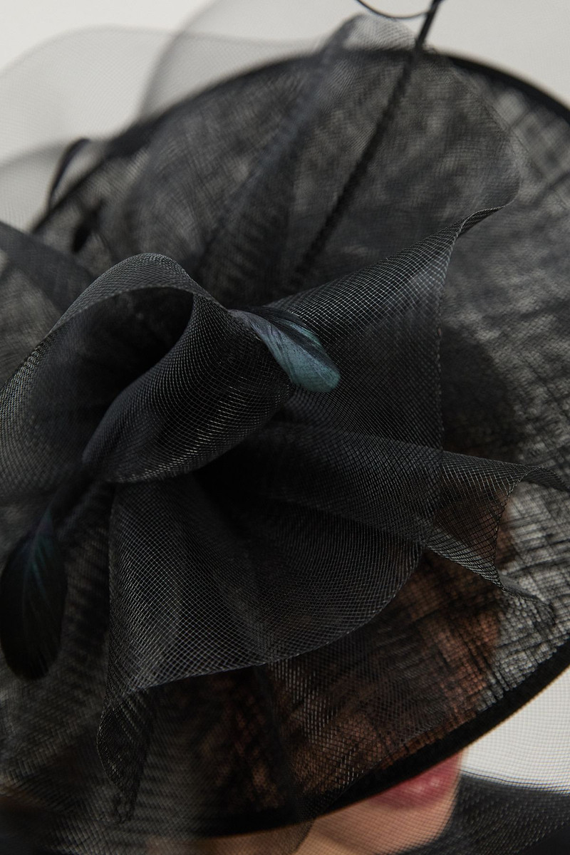 Veiled Feather Detail Fascinator 4
