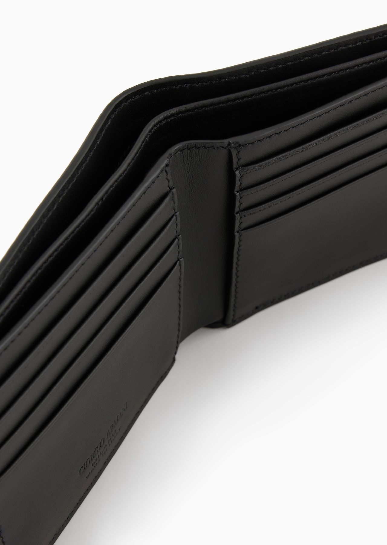 Bifold wallet in embossed leather - 4