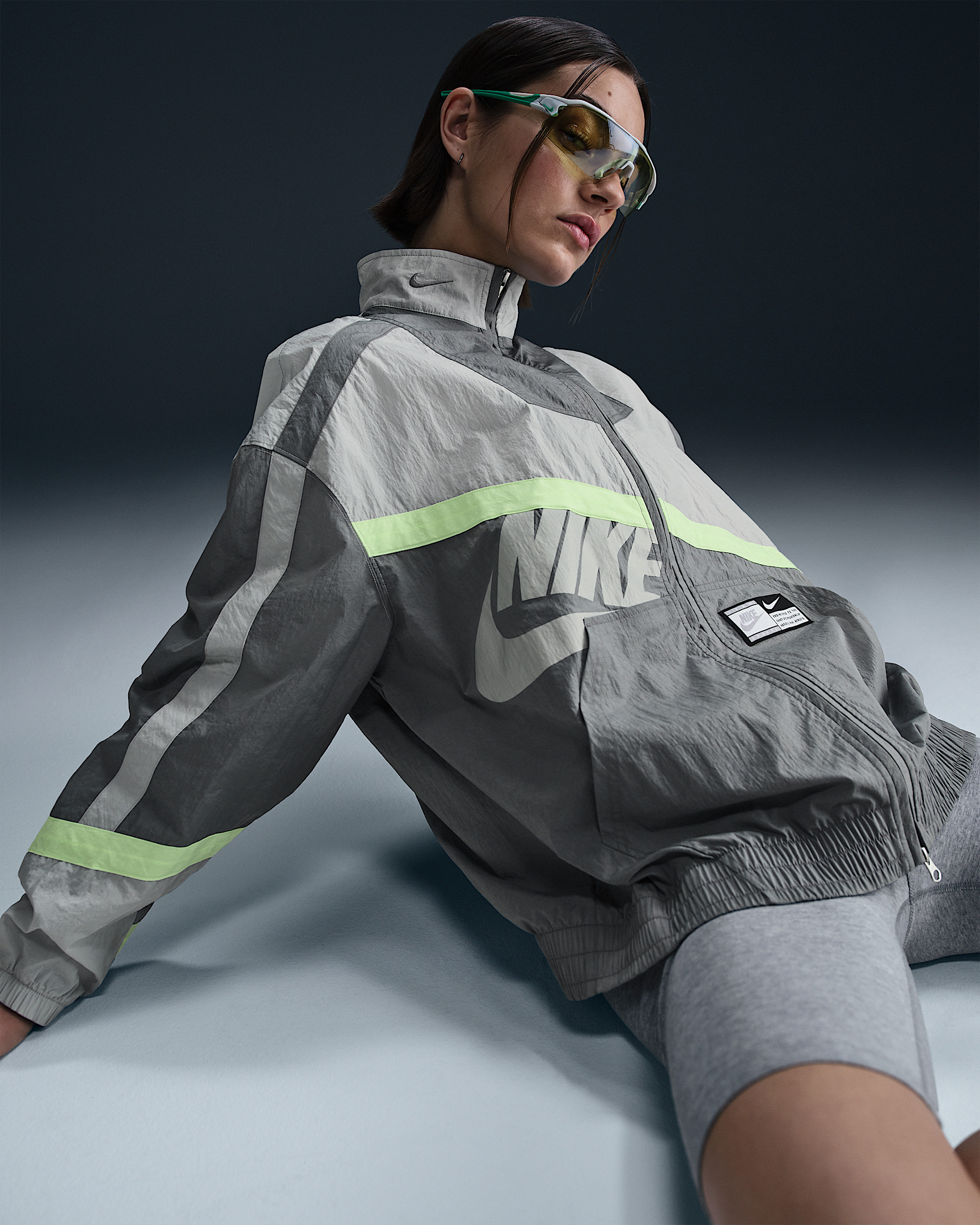 Nike Sportswear Women's Oversized Woven Jacket - 3