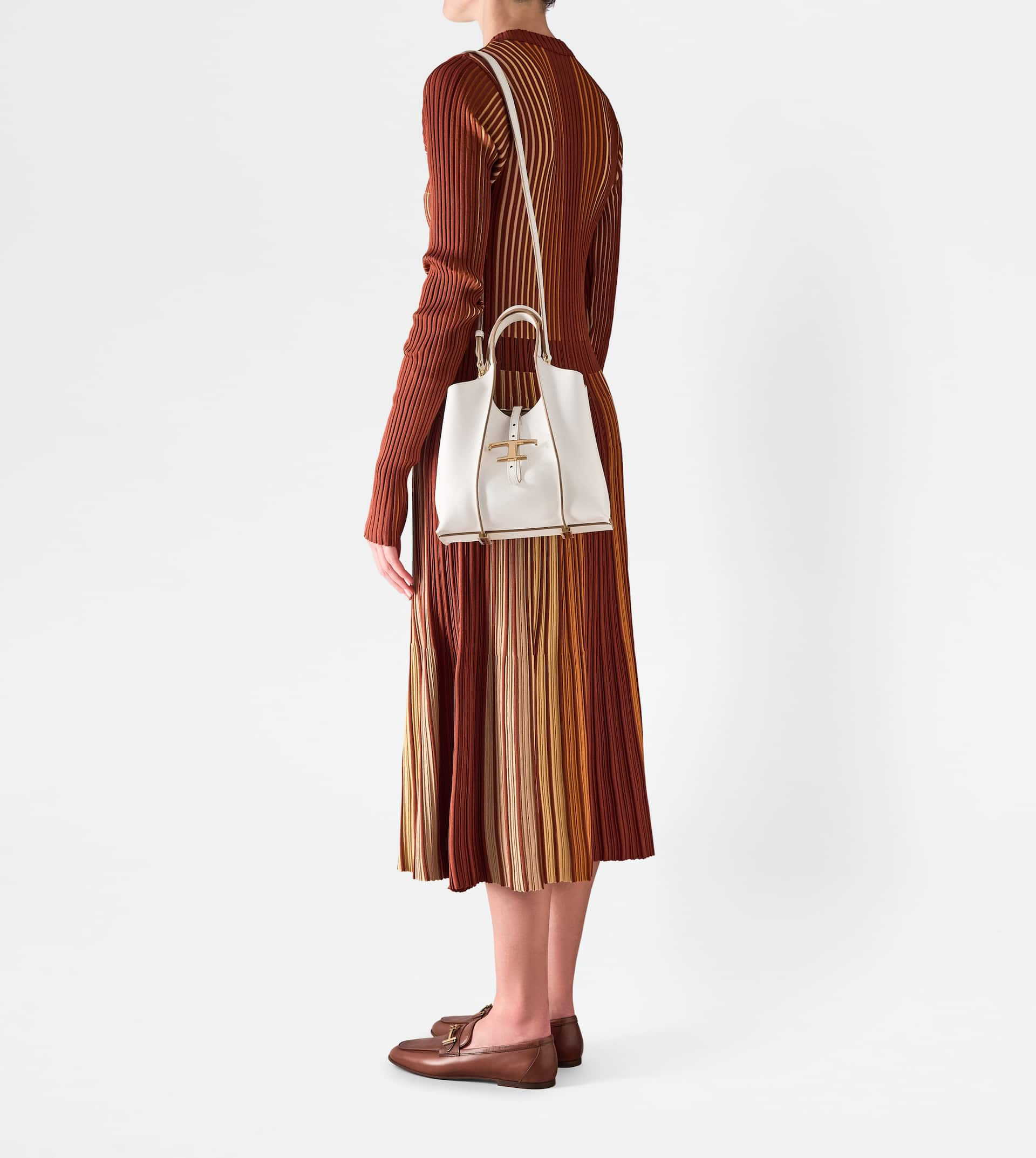T TIMELESS SHOPPING BAG IN LEATHER MINI - WHITE - 8