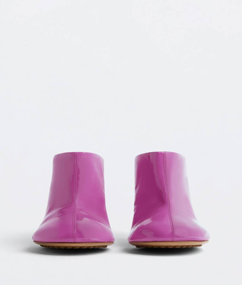 Bottega Veneta dot sock outlook