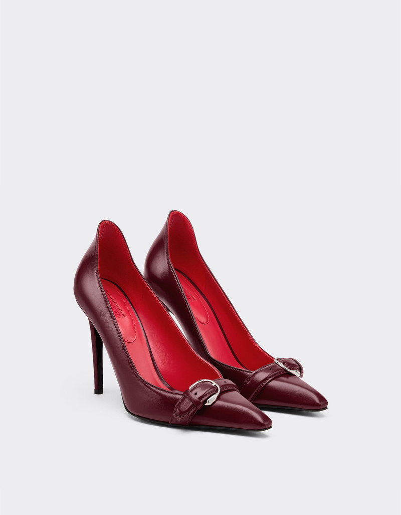 Court shoes in wet-effect glossy leather 3