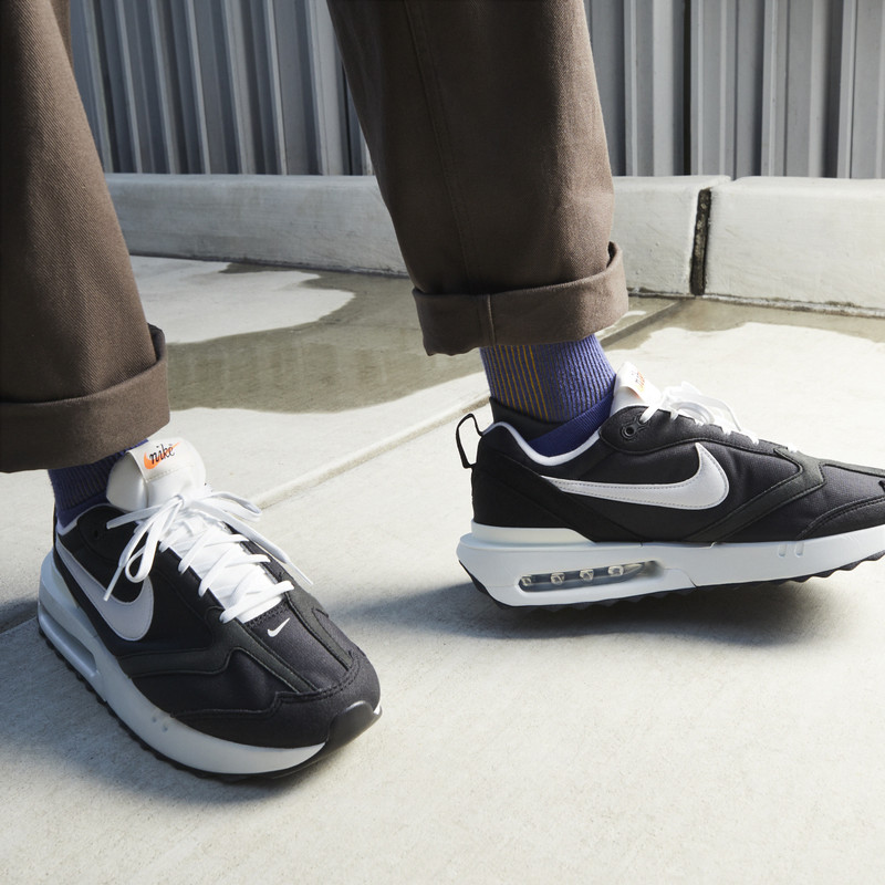 Nike Nike Men's Air Max Dawn Shoes outlook