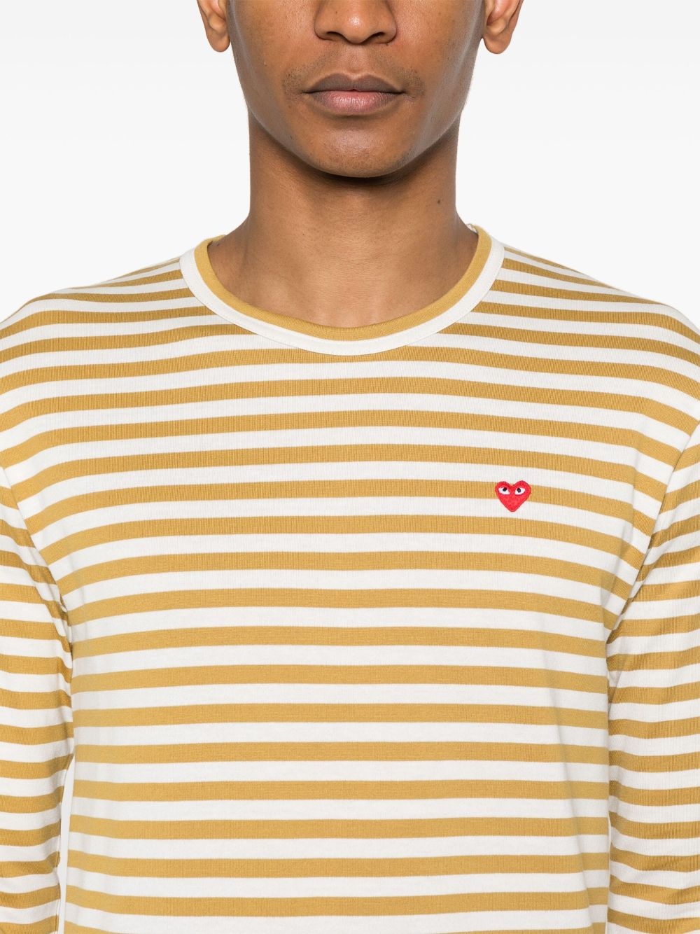 Mini Heart-patch T-shirt - 5