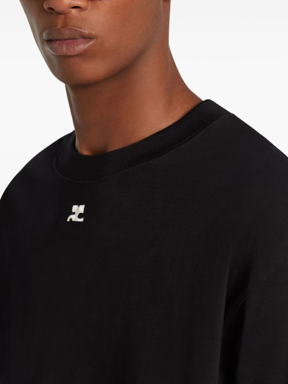logo-embroidered short-sleeve T-shirt - 4