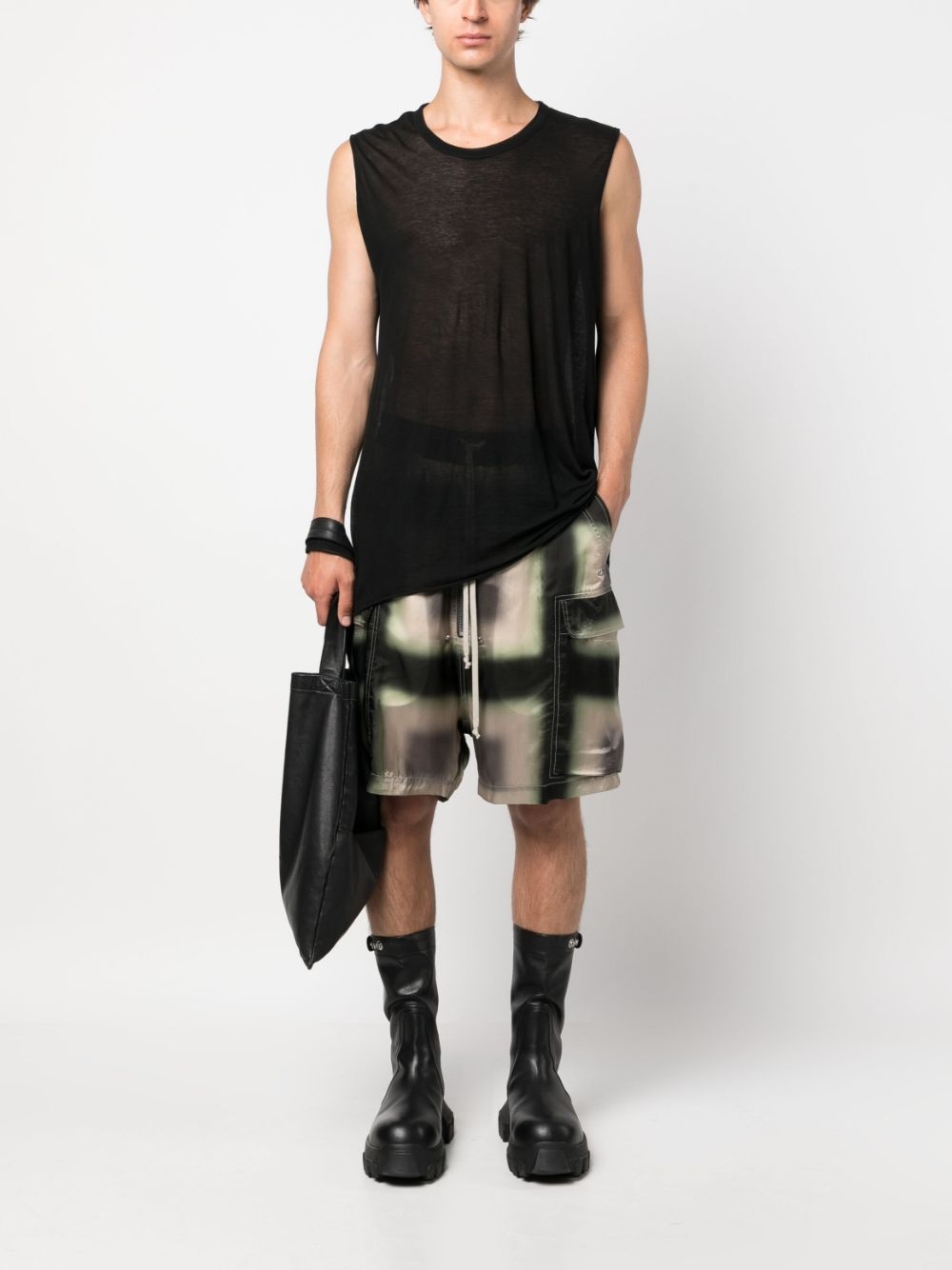 graphic-print drop-crotch shorts - 2
