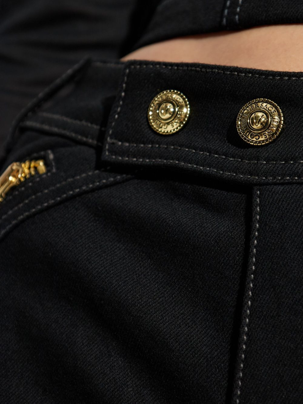 zip-detail topstitched denim jeans - 5