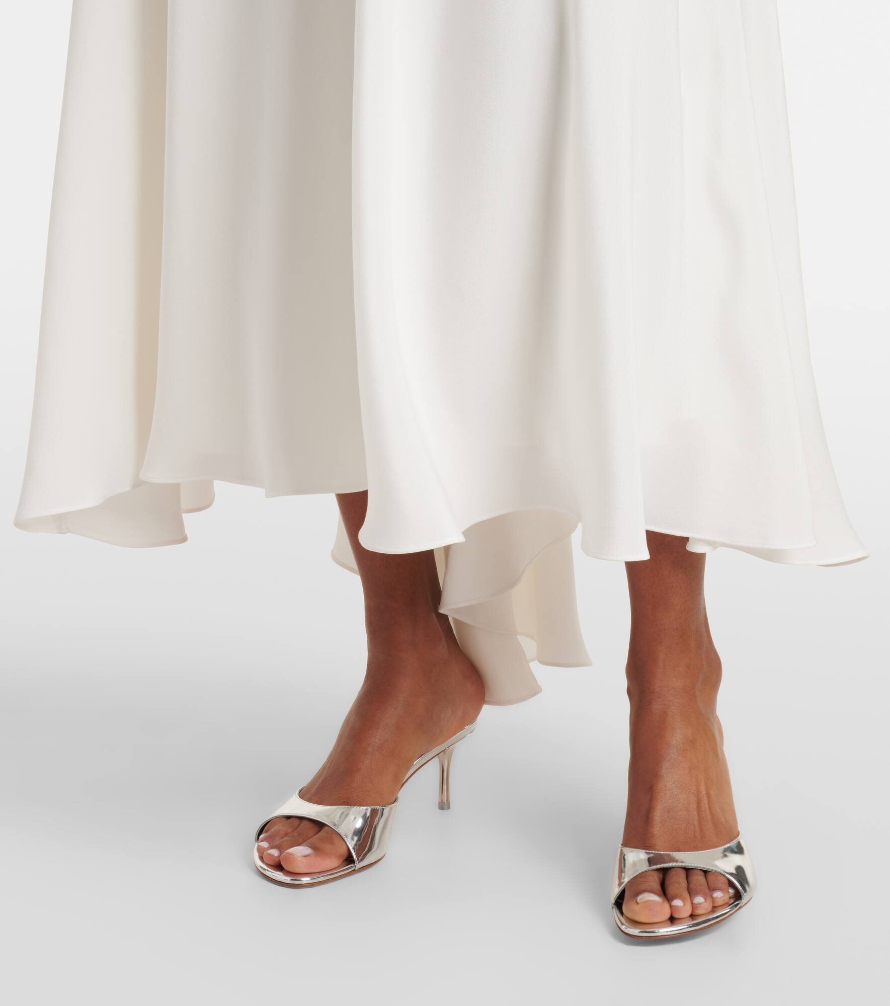 Floral-appliqué silk crêpe gown - 5