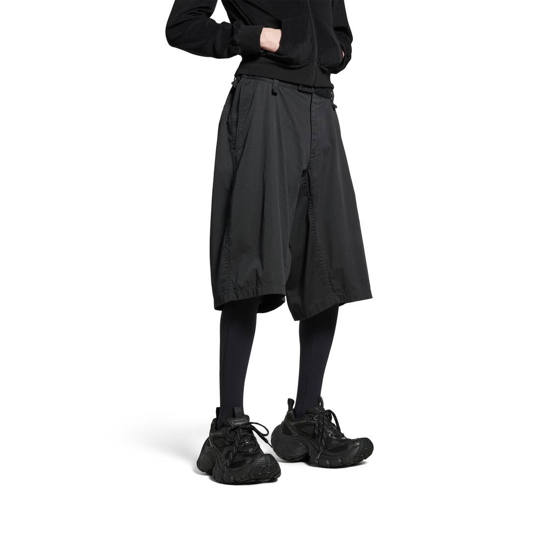 Minimal Cargo Shorts in Black - 5
