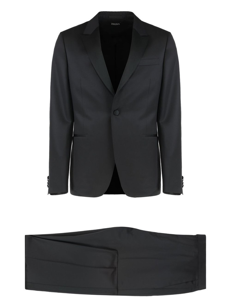 single-breasted suit 1