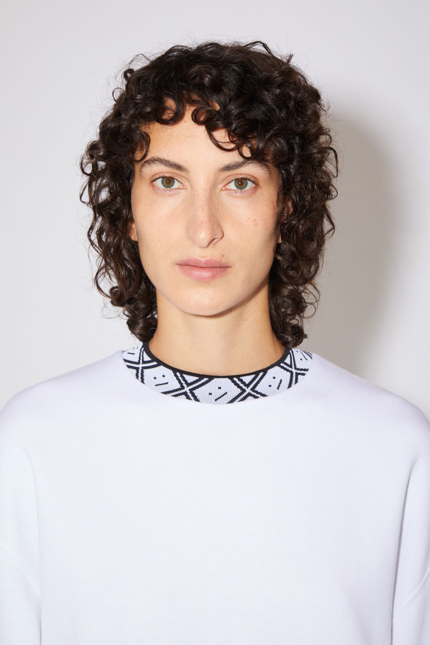 Face motif mock neck sweatshirt optic white - 5