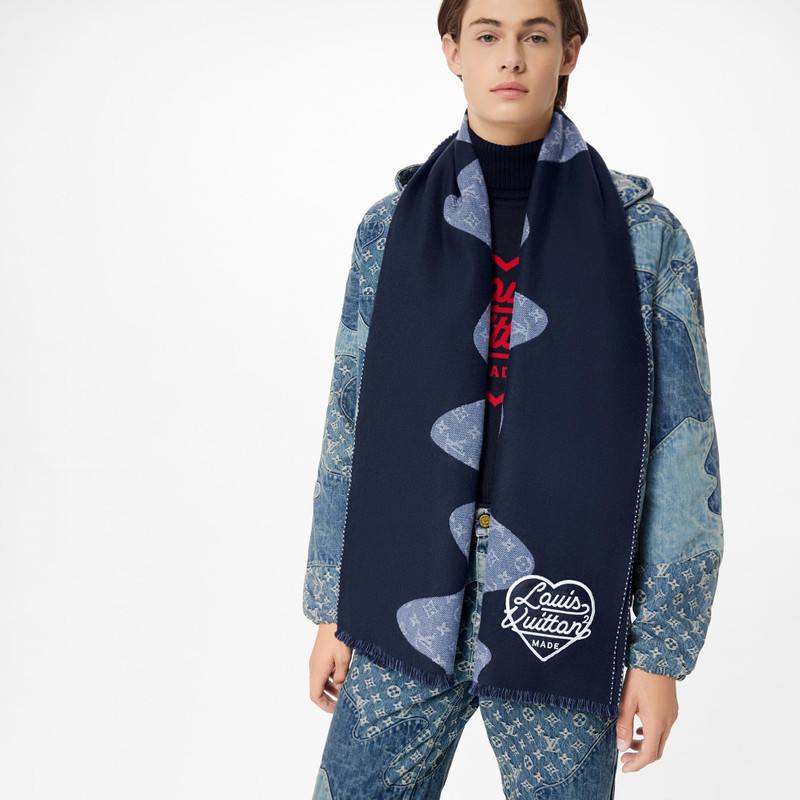 Louis Vuitton Monogram Drip Scarf outlook
