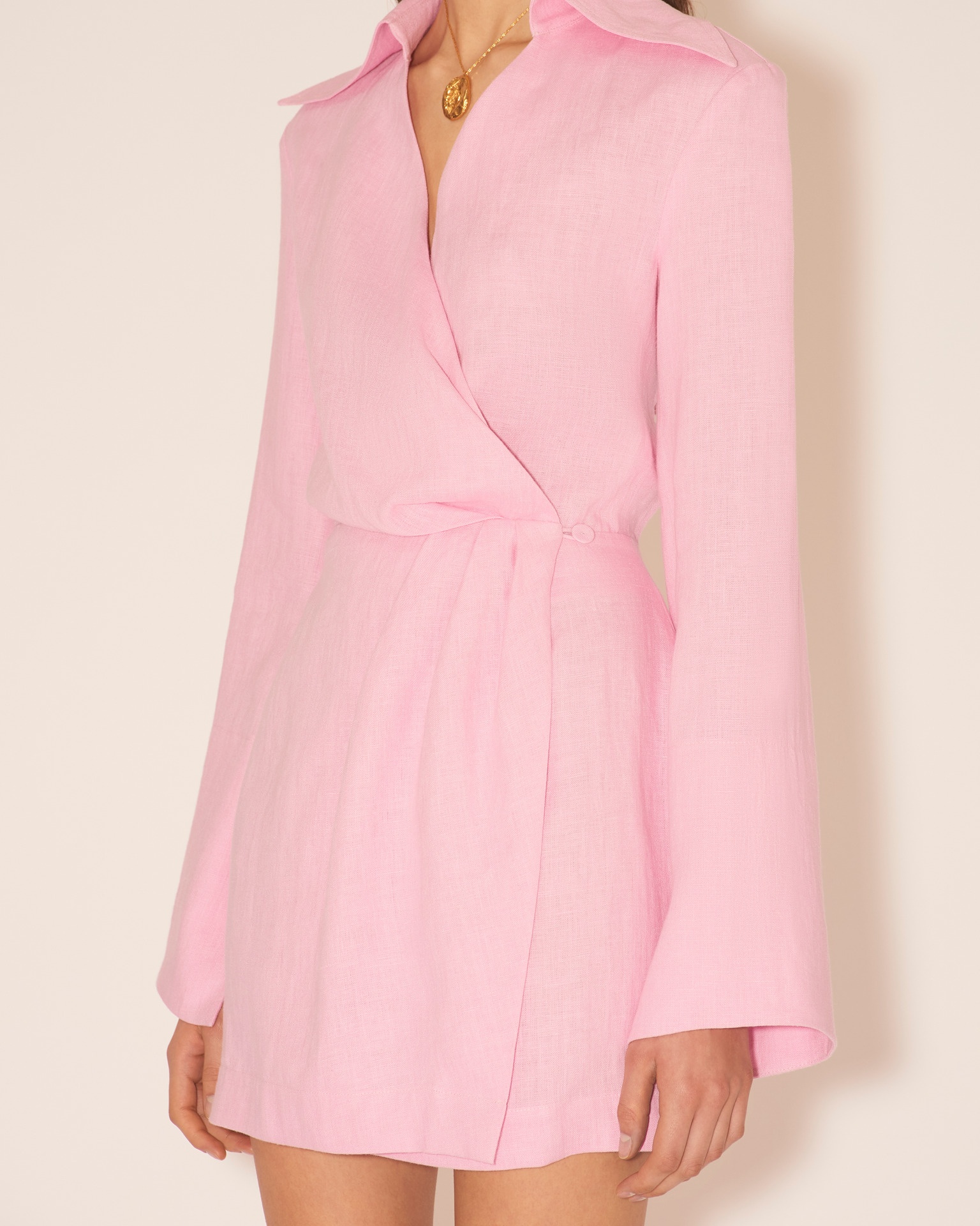 【関税込み】Nanushka ピンク Esma ミニドレス Nanushka Esma Mini Dress - Hot pink | Garmentory