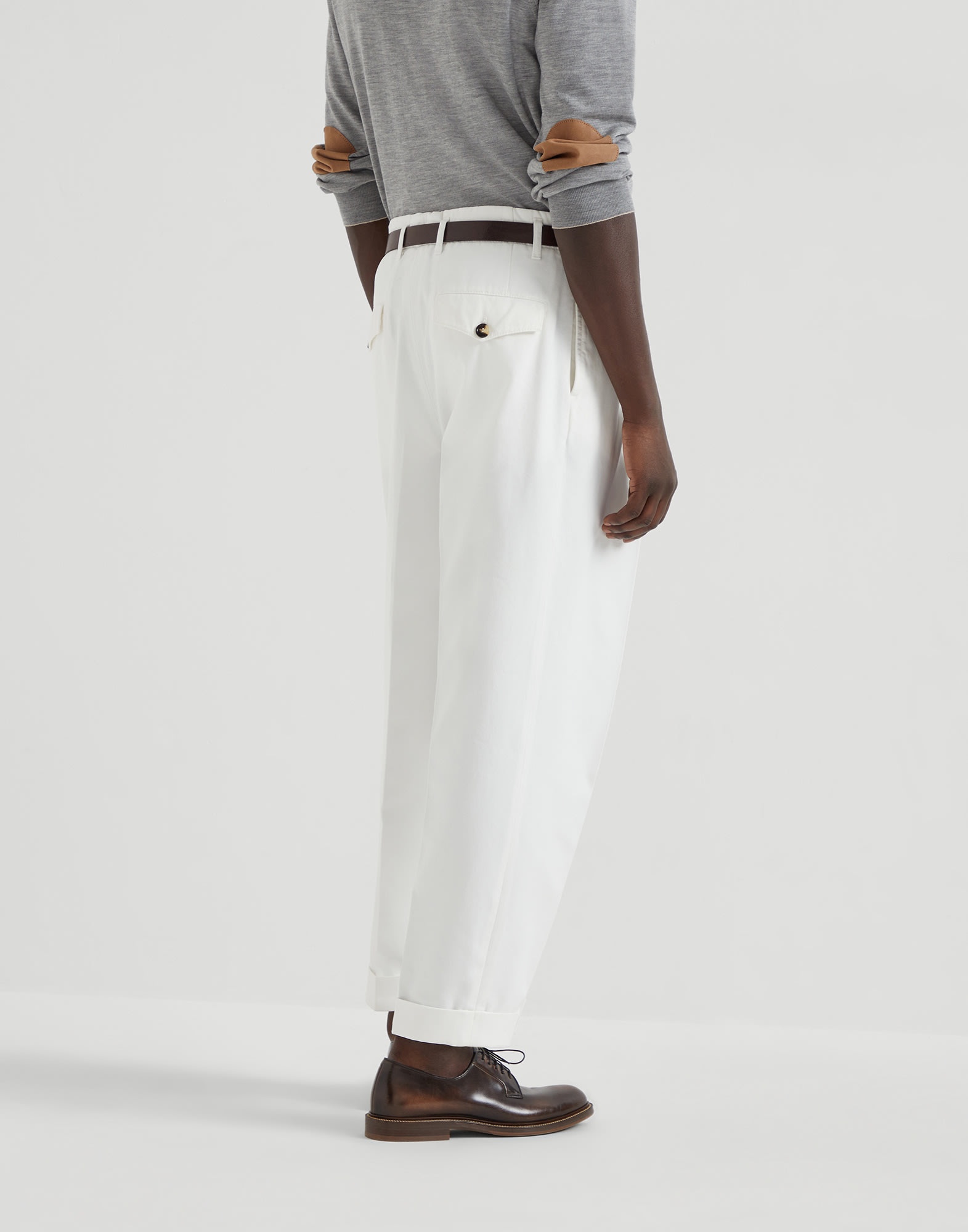 Garment-dyed tailor fit trousers in twisted cotton gabardine with double pleats - 2