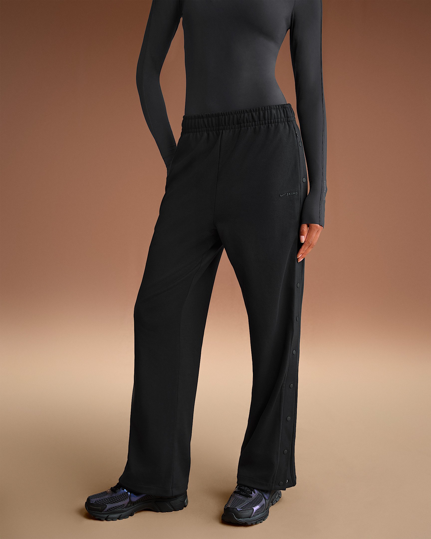 NikeSKIMS Matte Tricot Women's Side-Snap Pants - 2