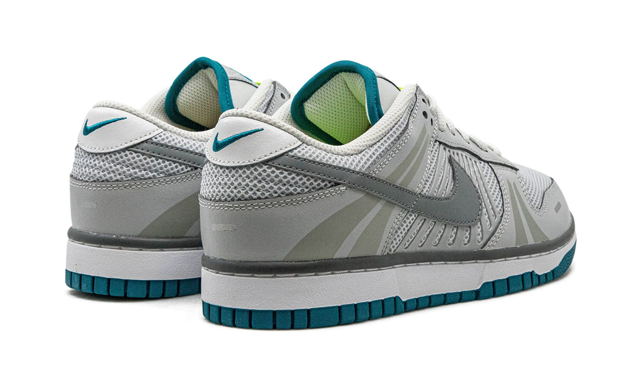 Nike Dunk Low SE WMNS "Vemero Grey Fog Particle Grey" - 3