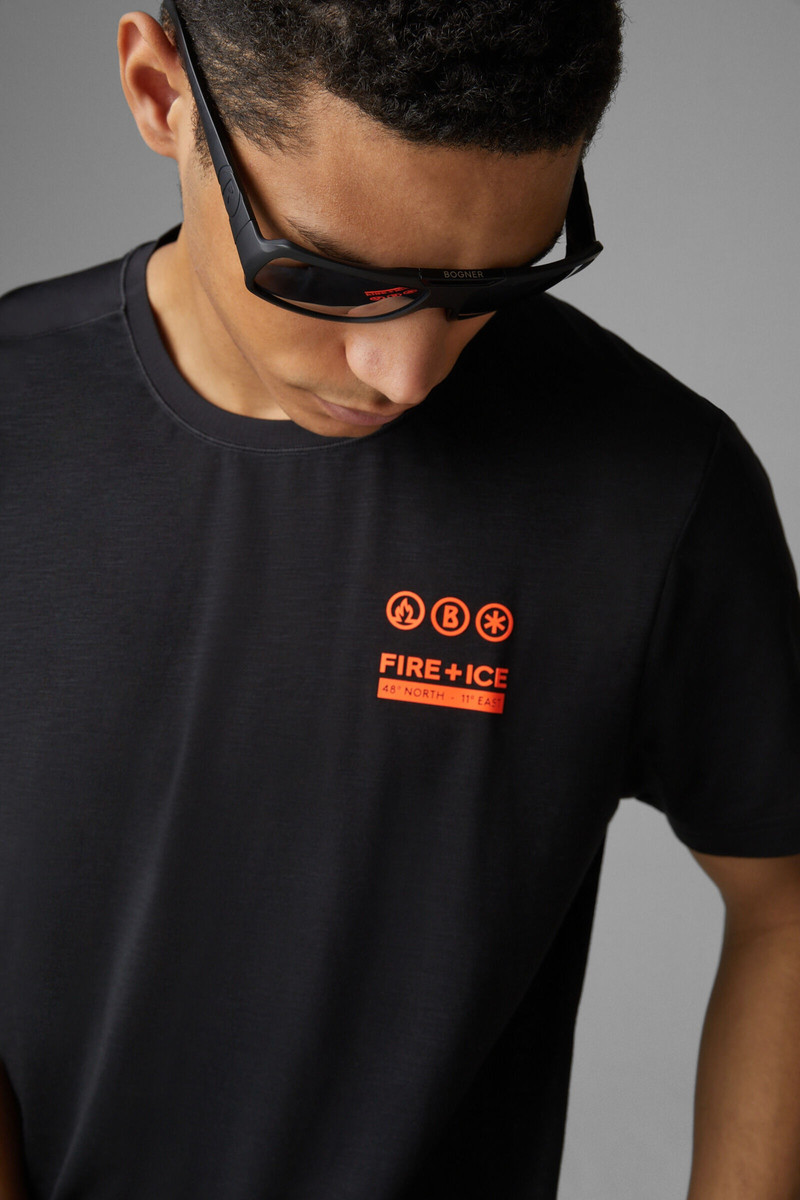 Tarik T-shirt in Black 4