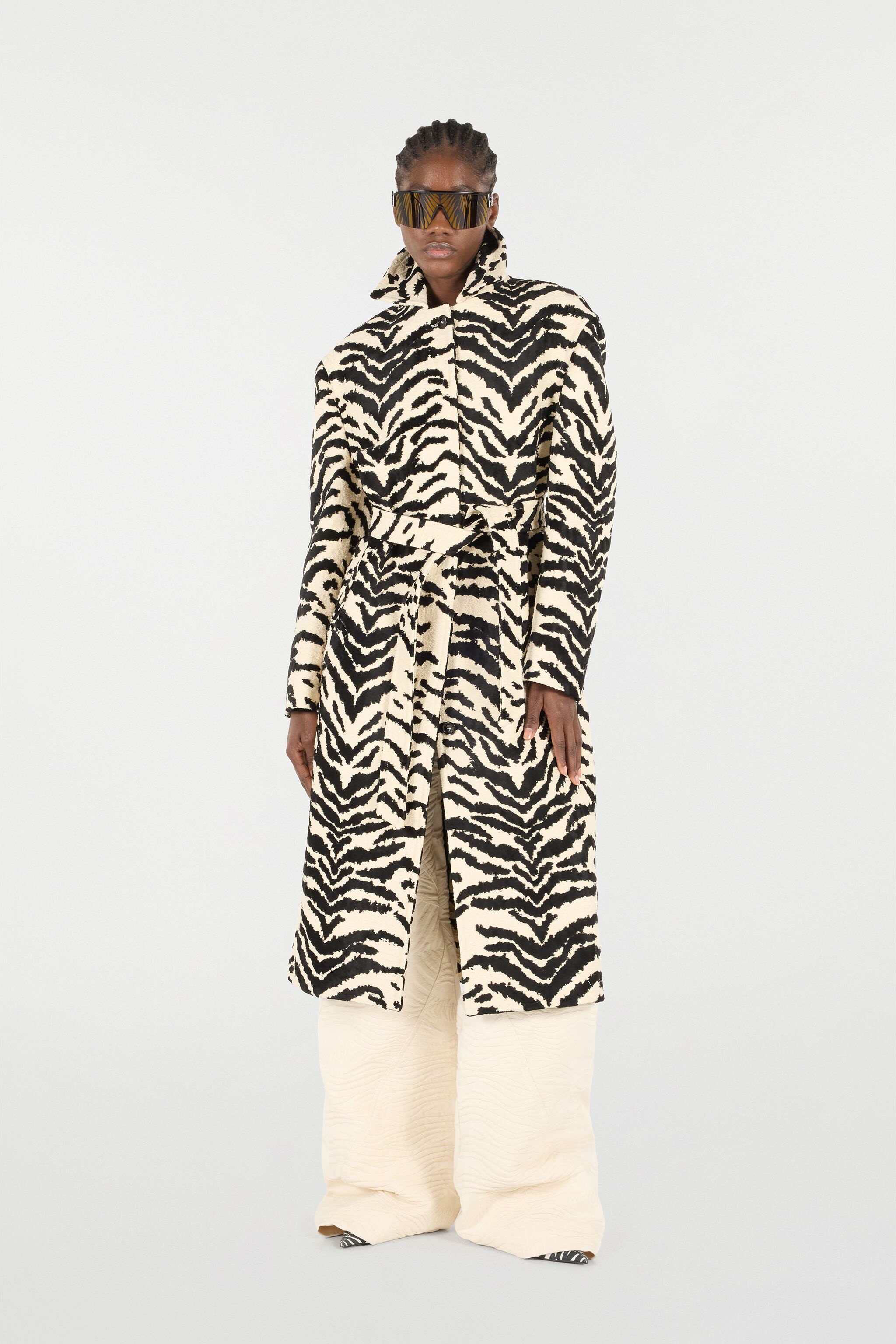 Coat With White Tigress Print - 2