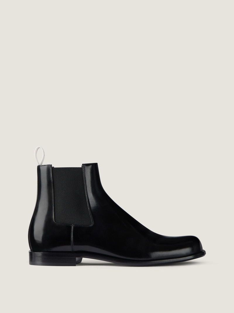 Givenchy TUX CHELSEA BOOTS IN BRUSHED LEATHER outlook