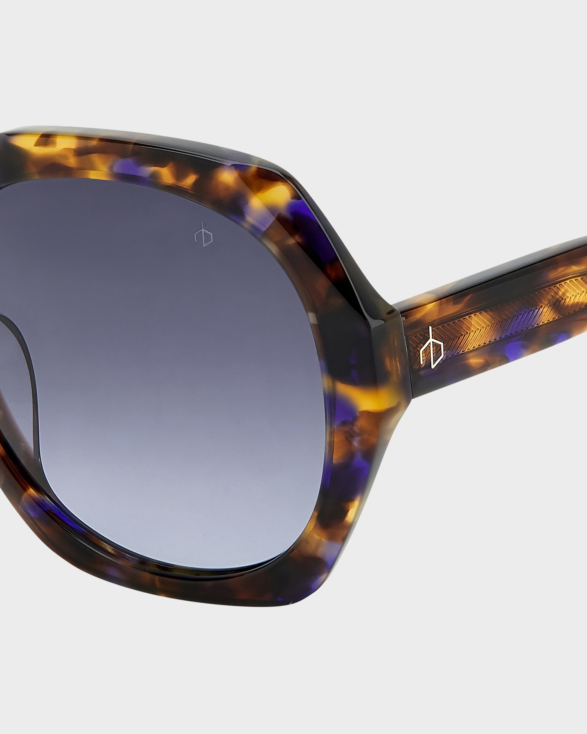Annalise
Geometric Sunglasses - 3