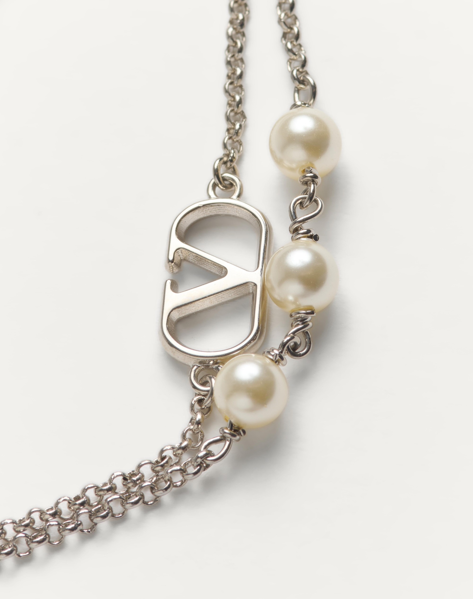 VLOGO SIGNATURE METAL BRACELET WITH SWAROVSKI® PEARLS - 3