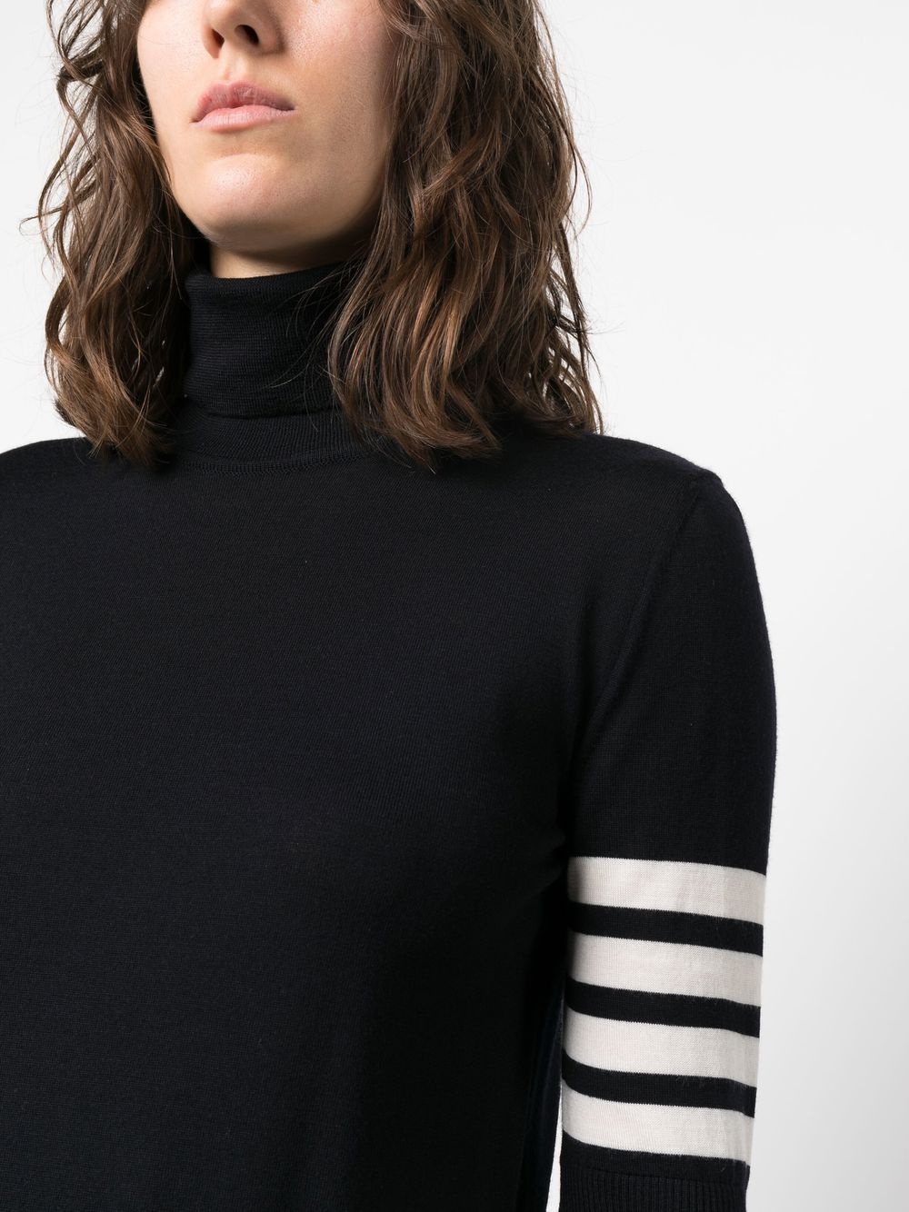 THOM BROWNE - Women Relaxed Fit Ss Turtleneck In Fine Merino Wool W/ 4 Bar Stripes - 4