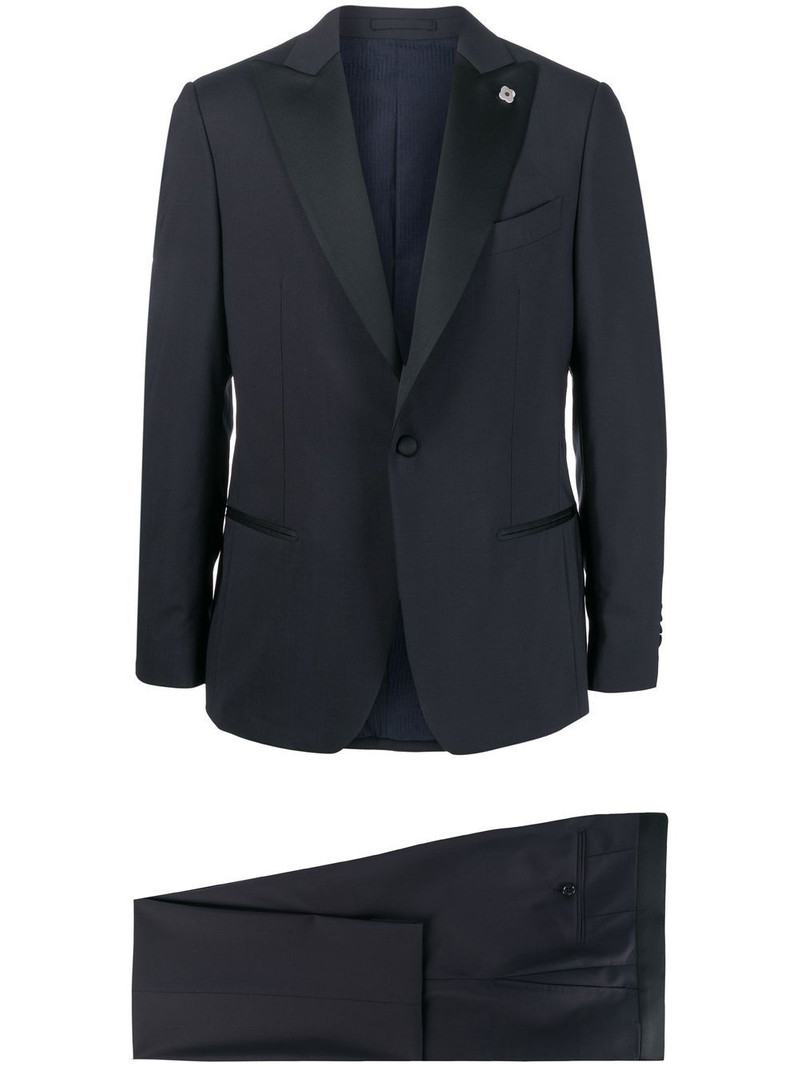 single-breasted tailored suit 1