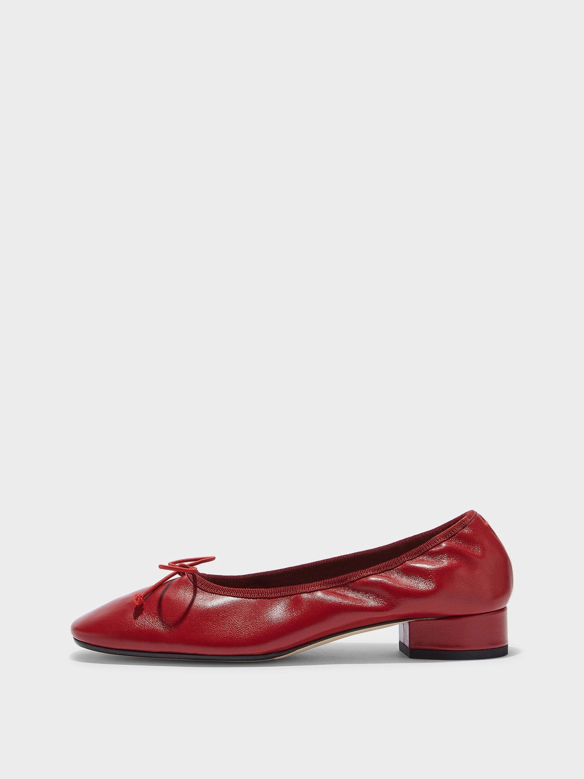 Onda Round-Toe Ballet Flats - 1