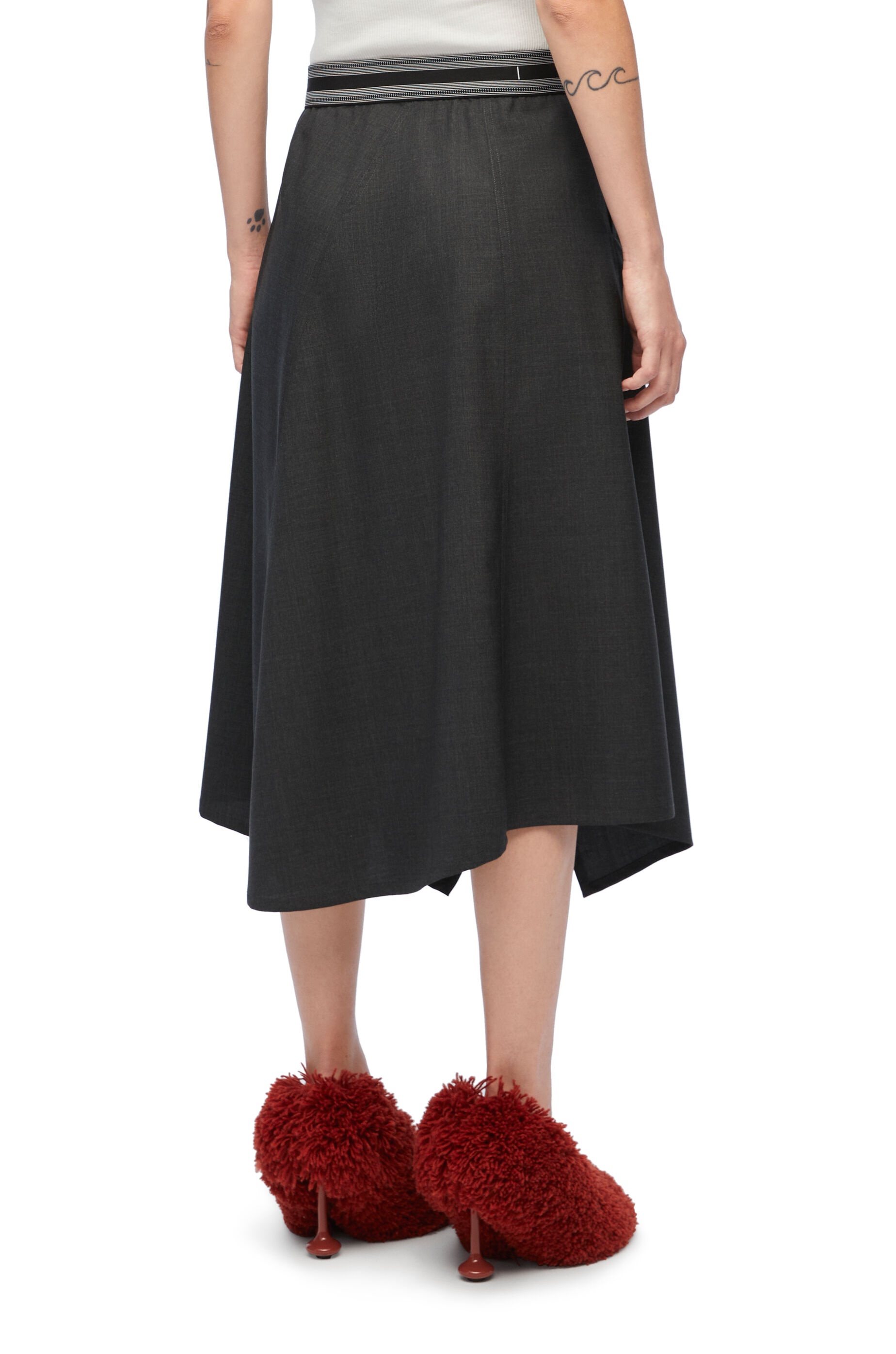 Asymmetric skirt in wool - 4