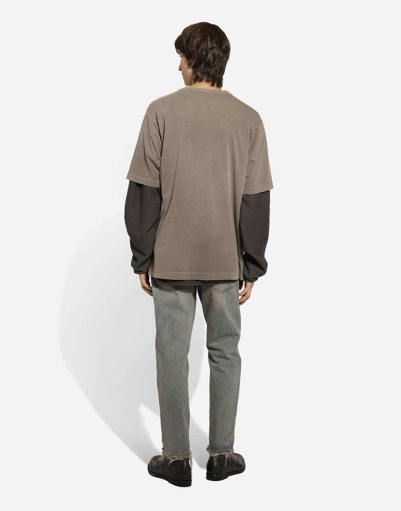 Loose denim jeans with abrasions 3