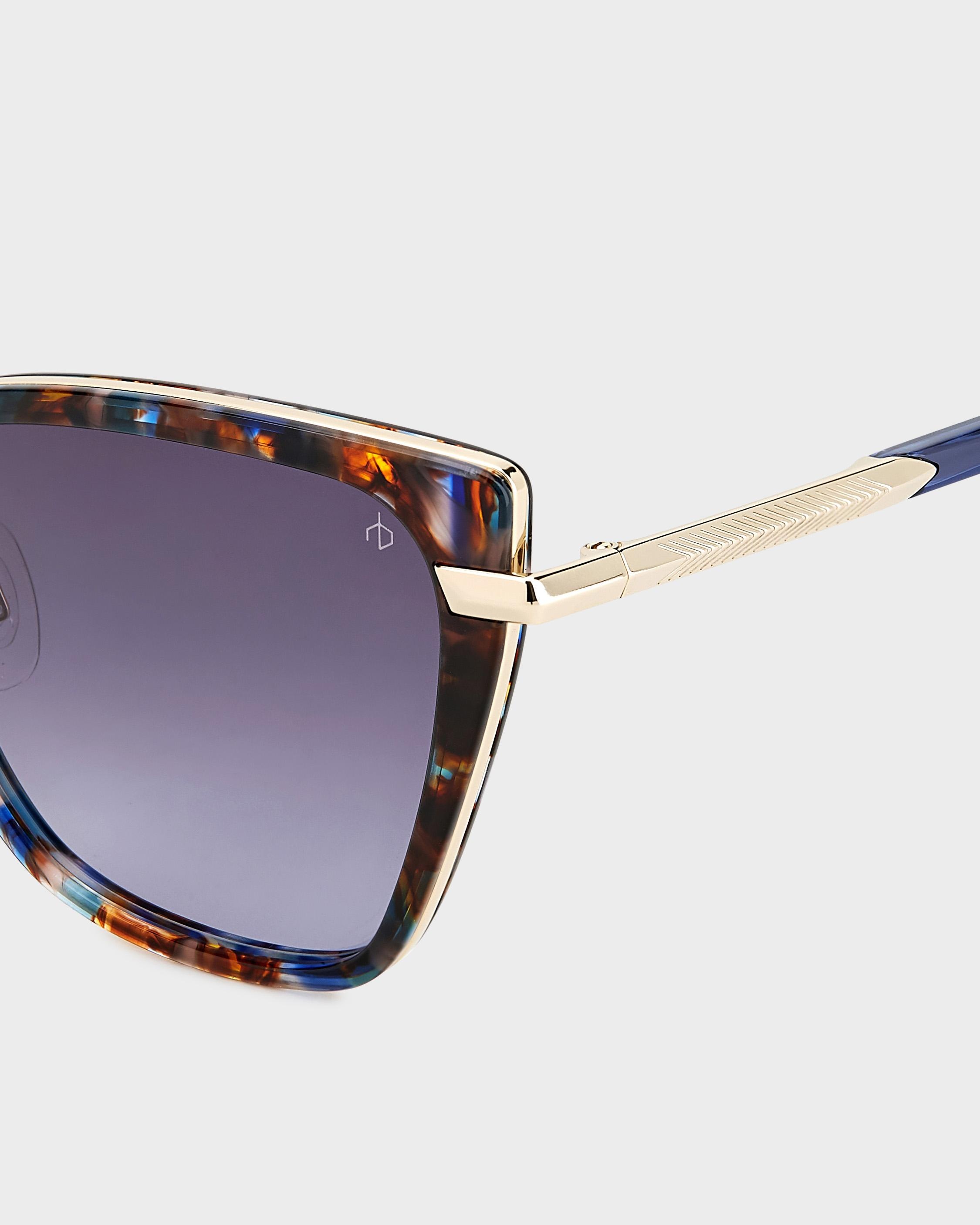 Taylor
Butterfly Sunglasses - 3