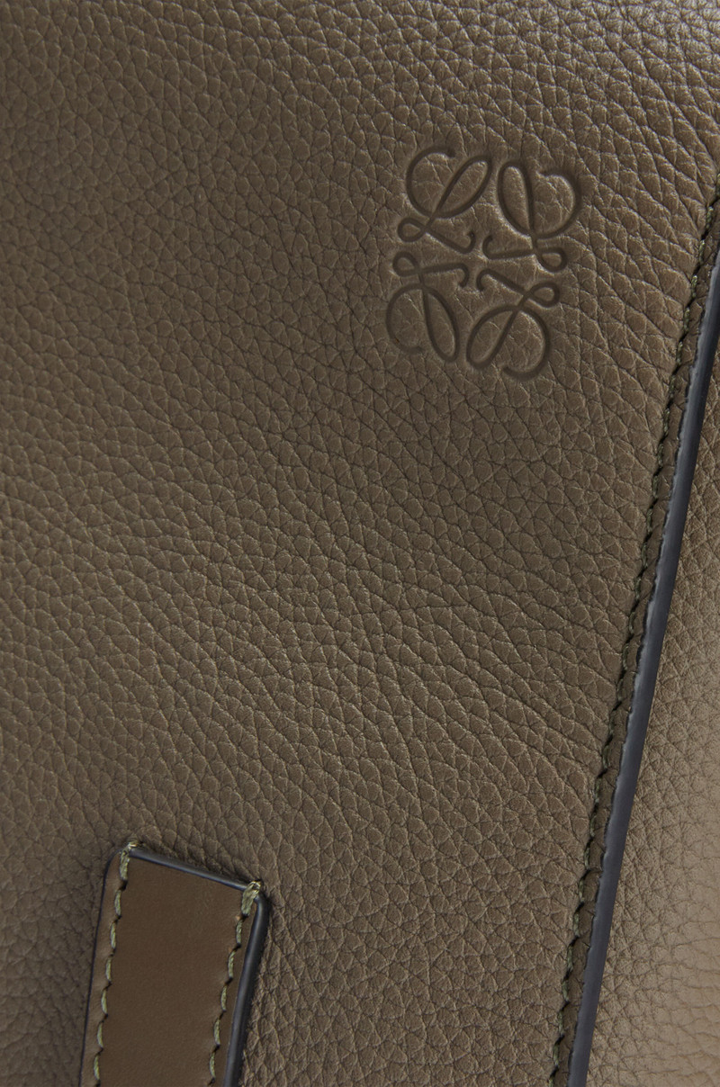 Military bumbag in soft grained calfskin 6