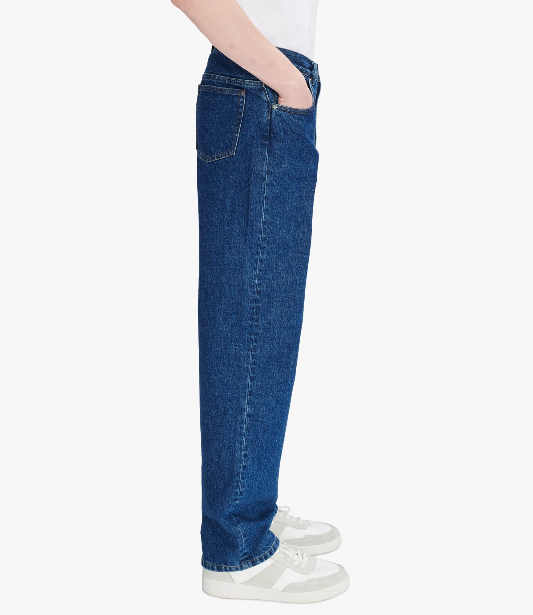 【送料&関税込】A.P.C. Molly Jeans Clift Straight Leg Jean in Medium Wash Stretch Denim | Shop