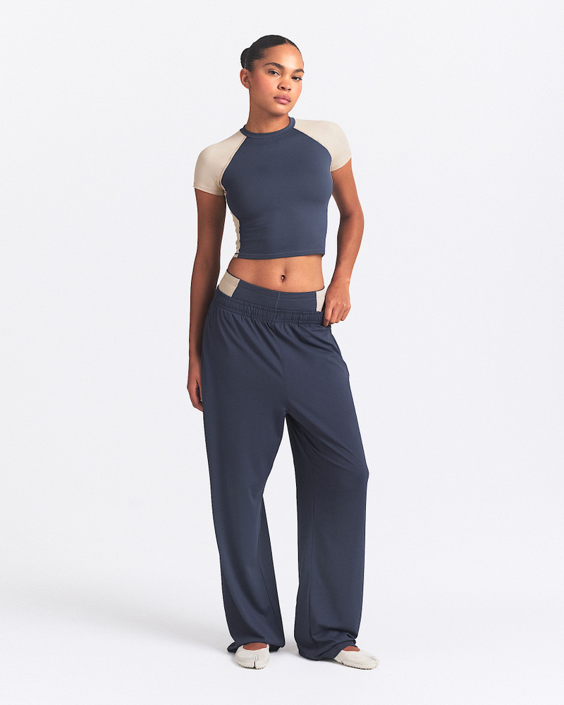 NikeSKIMS Matte Shine Mix Women's Short-Sleeve Crop Top 7