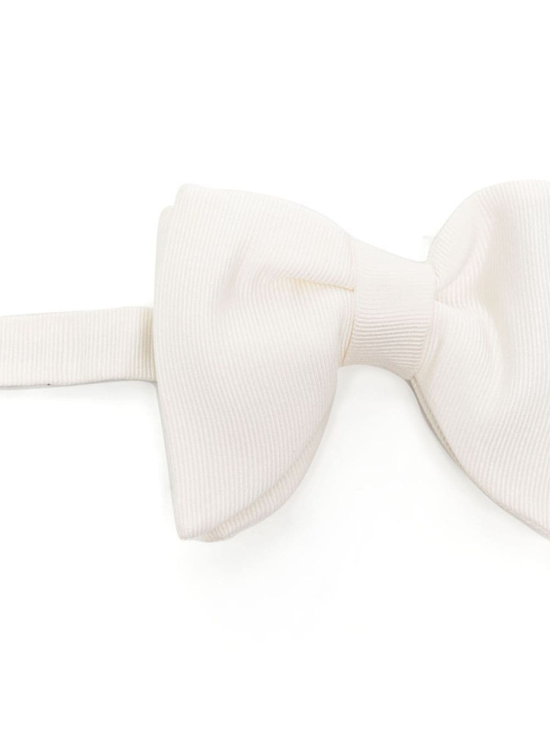 TOM FORD textured silk bow tie outlook
