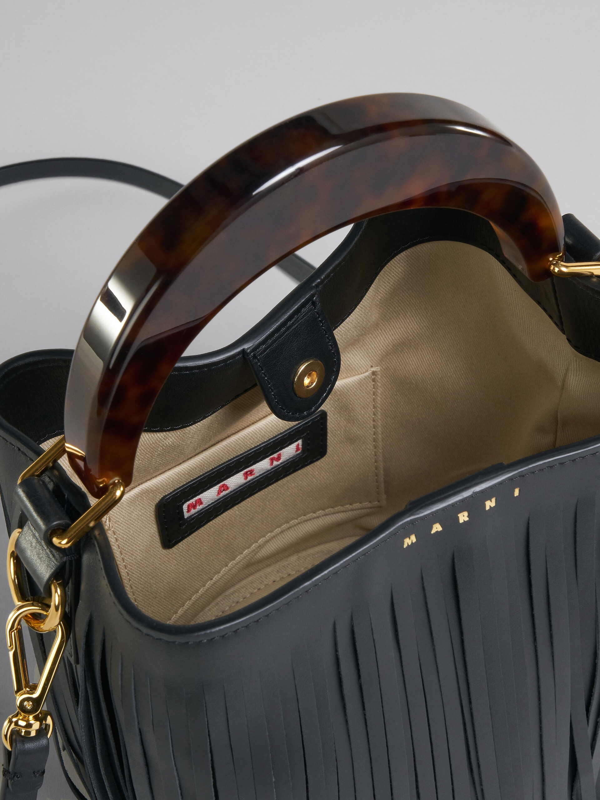 VENICE SMALL BUCKET IN BLACK LEATHER WITH FRINGES - 4