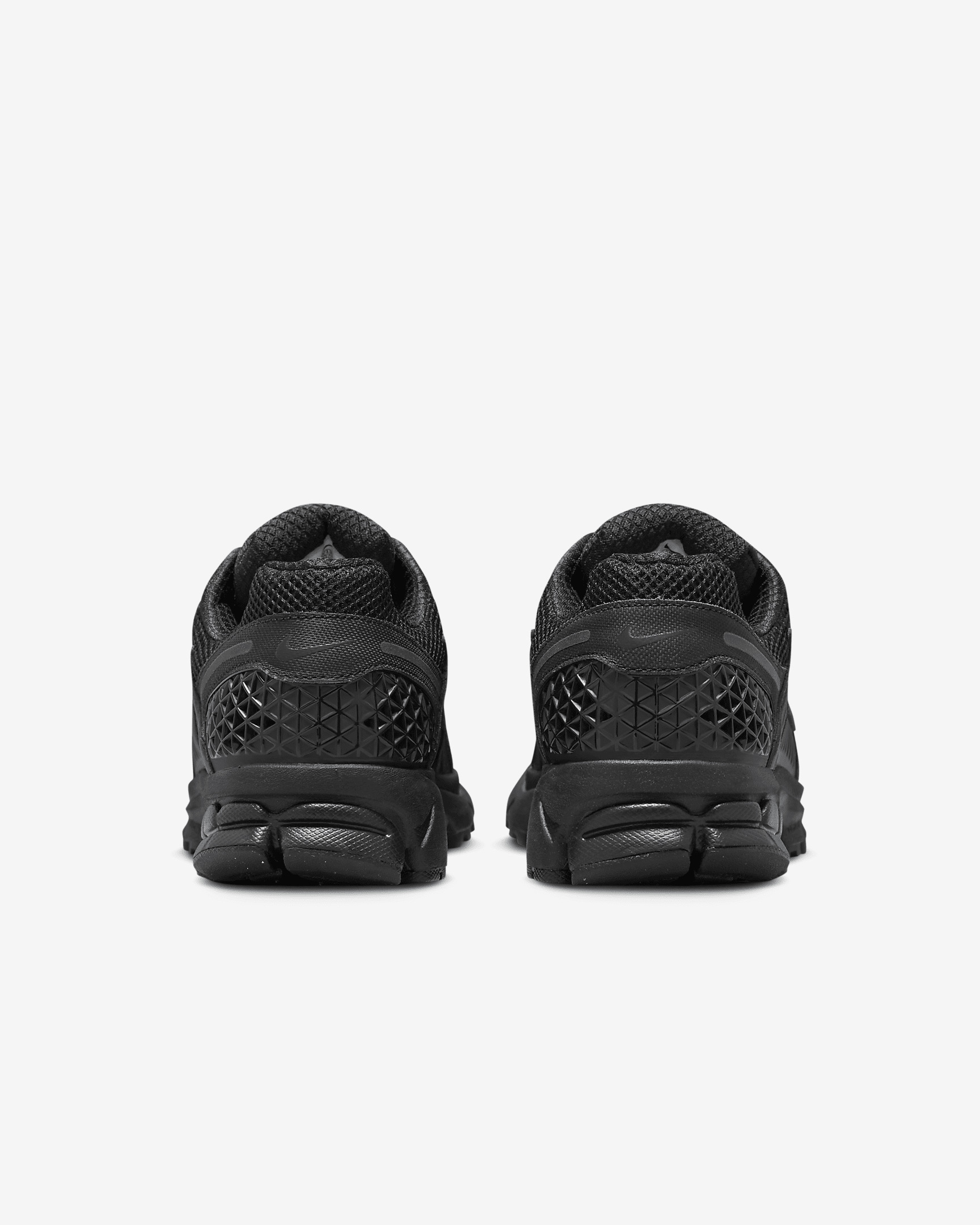 Nike Men's Zoom Vomero 5 Shoes - 6