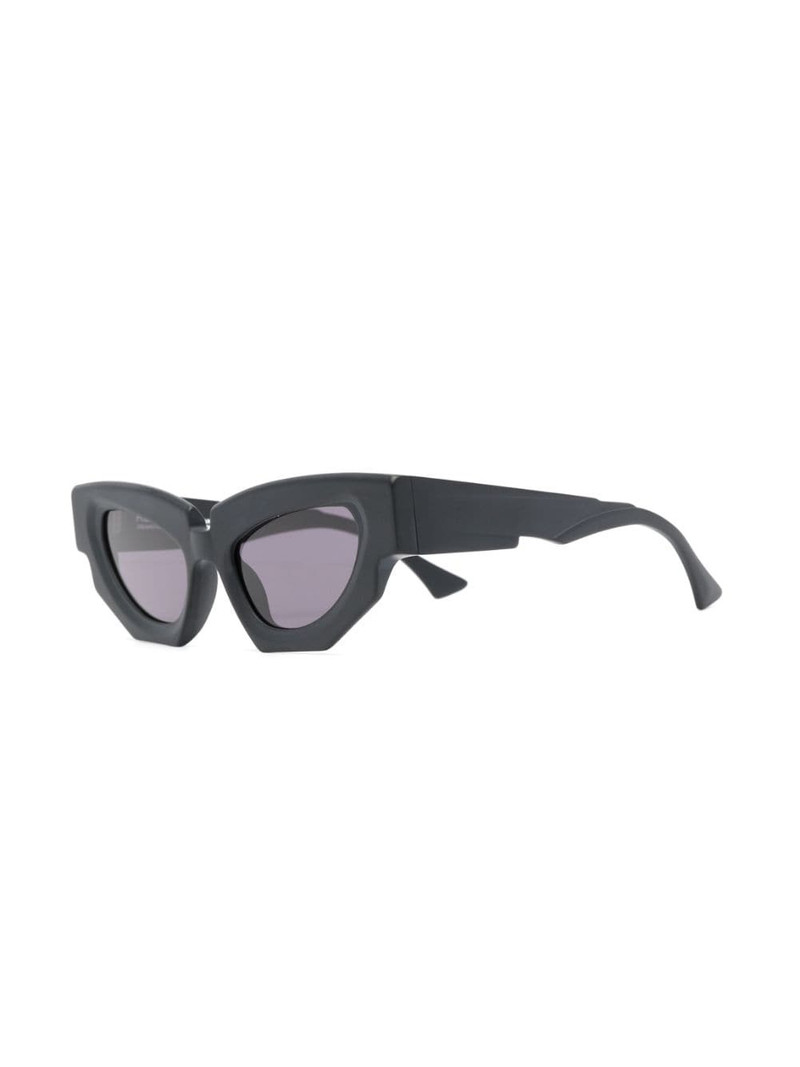Kuboraum cat-eye frame sunglasses outlook
