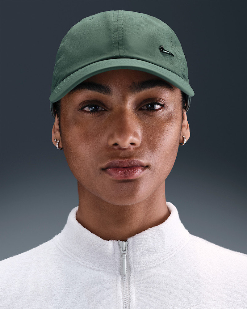 Nike Dri-FIT Club Unstructured Metal Swoosh Cap 1