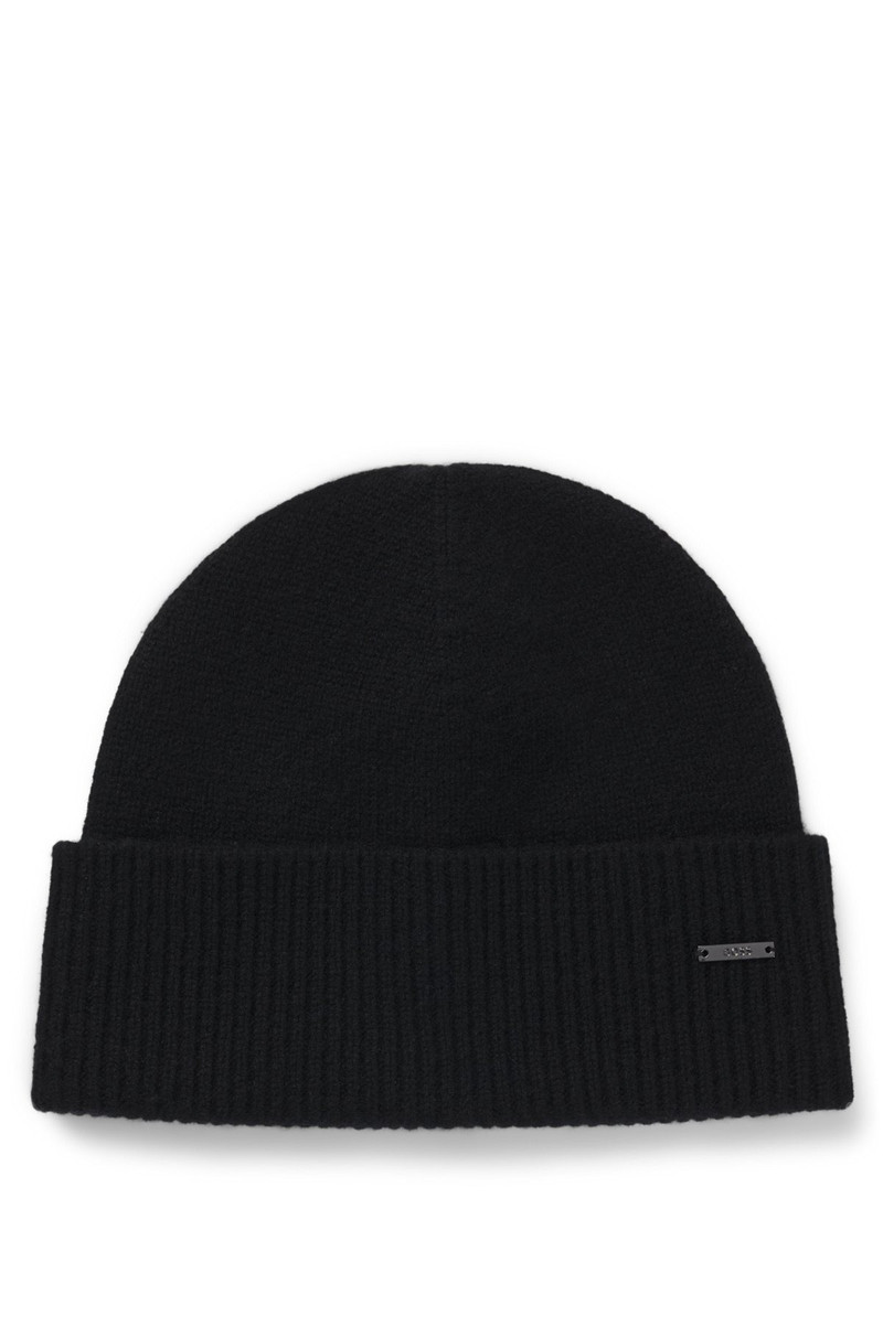 LOGO-PLAQUE BEANIE HAT IN CASHMERE 1