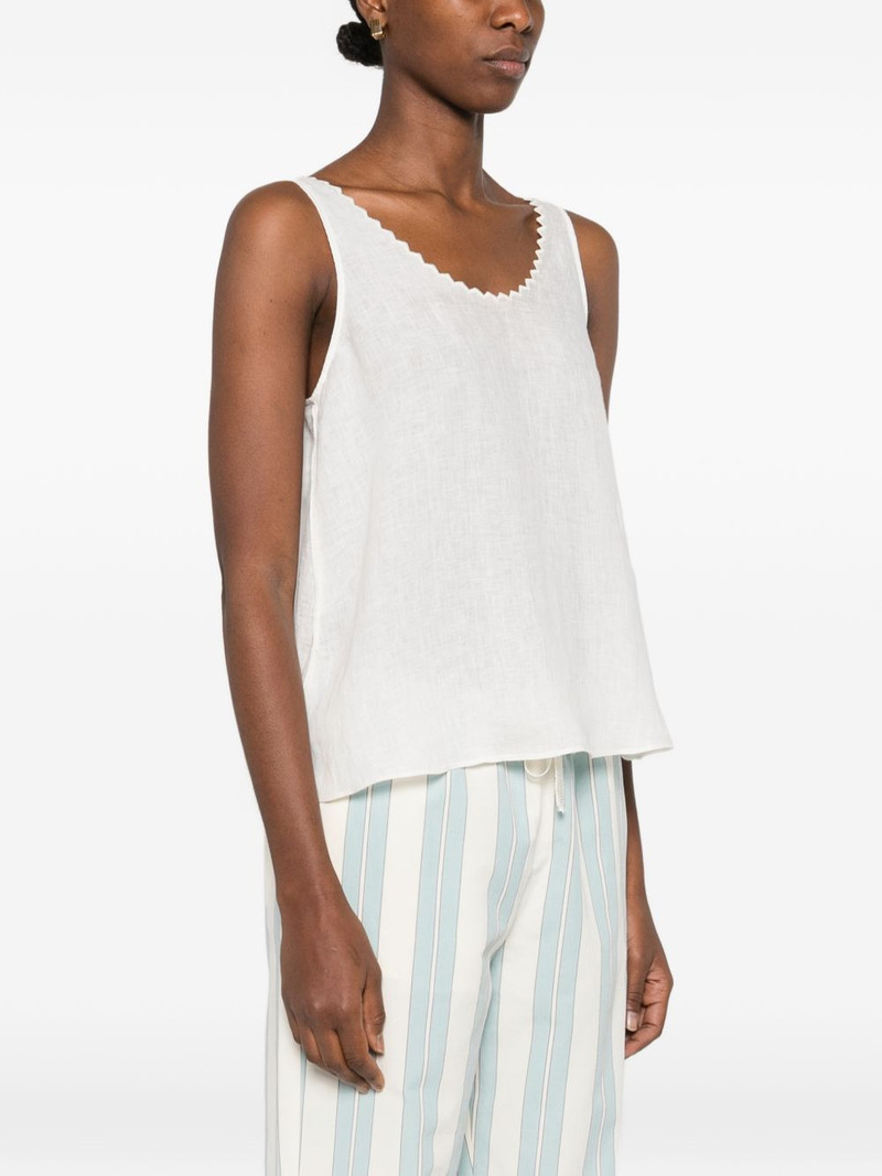 scallop-trim top 3