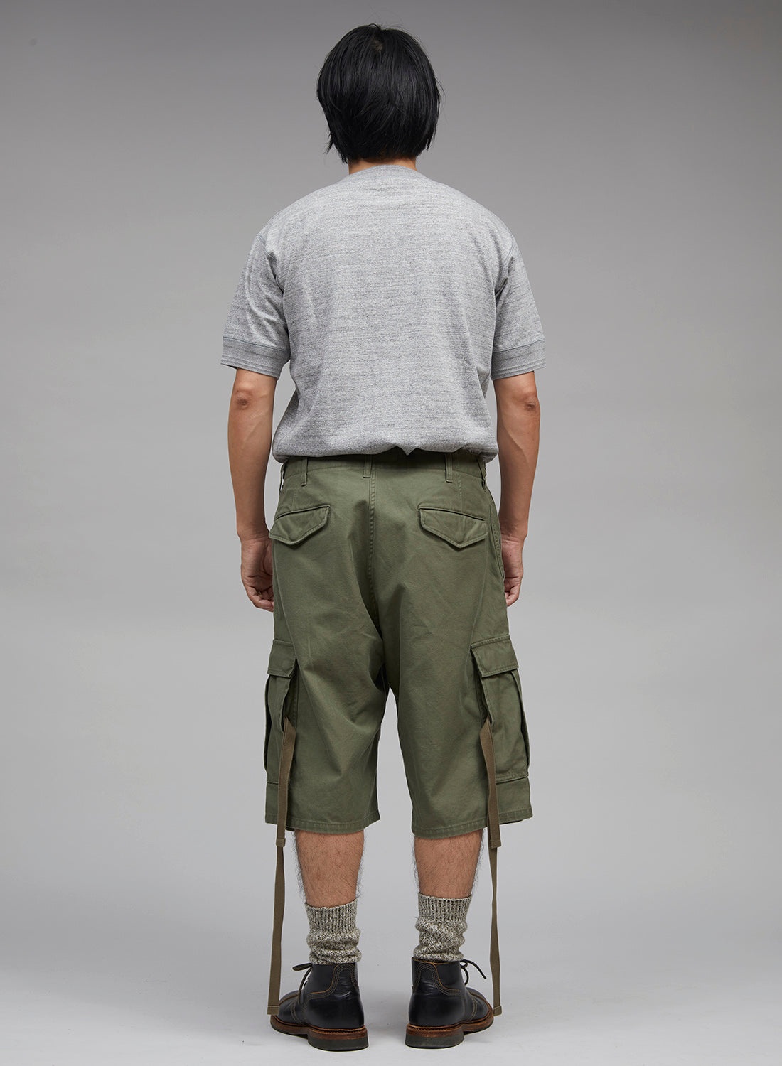 Army Cargo Shorts in Dark Green - 4