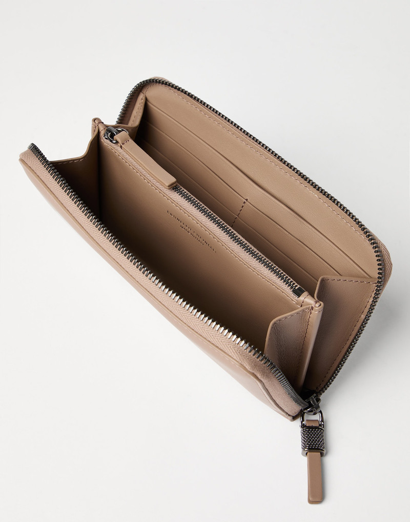 Calfskin wallet with shiny zipper pull 5