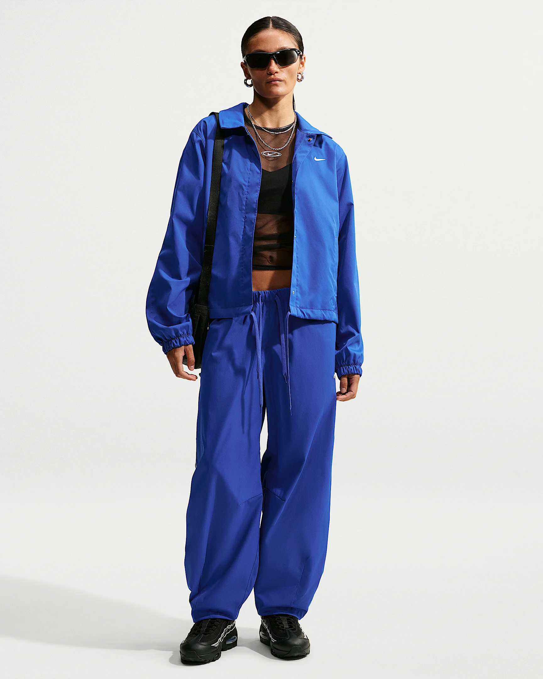 Nike Sportswear Women's Loose Mid-Rise Barrel Pants - 1