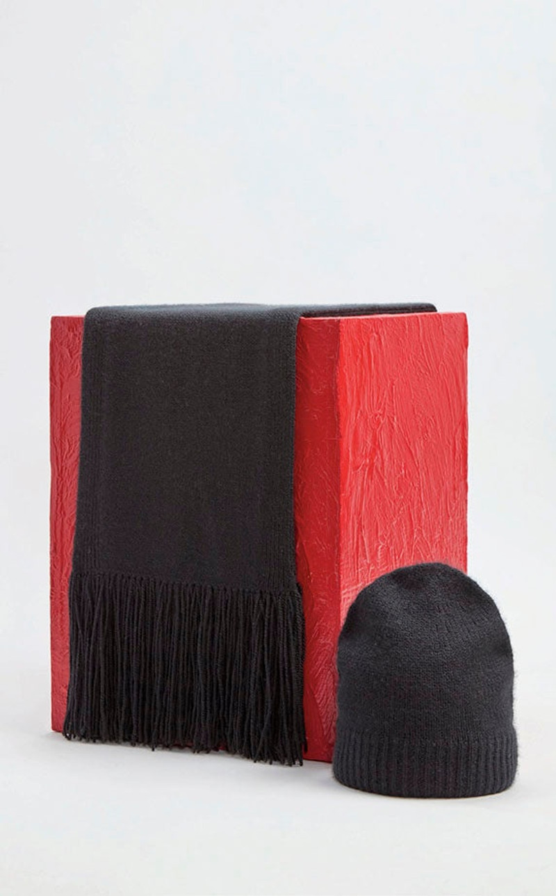 GABRIELA HEARST Chesire Knit Hat in Black Cashmere outlook