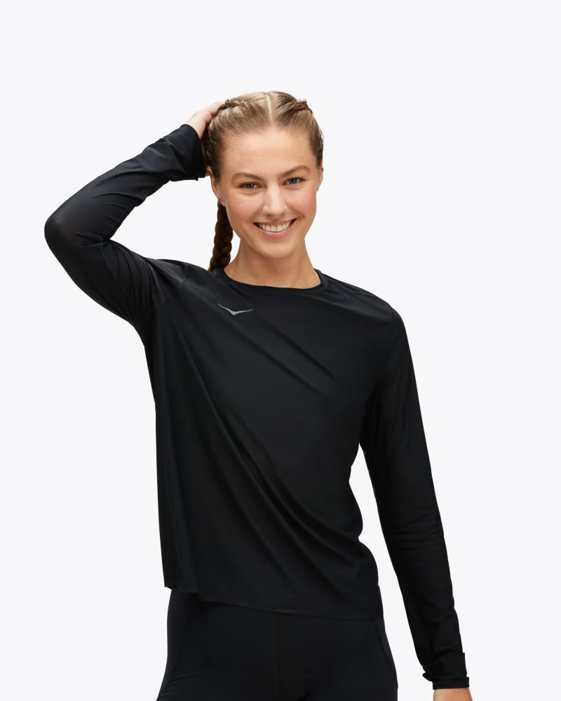 Women's Airolite Run Long Sleeve Shirt in Black - 1