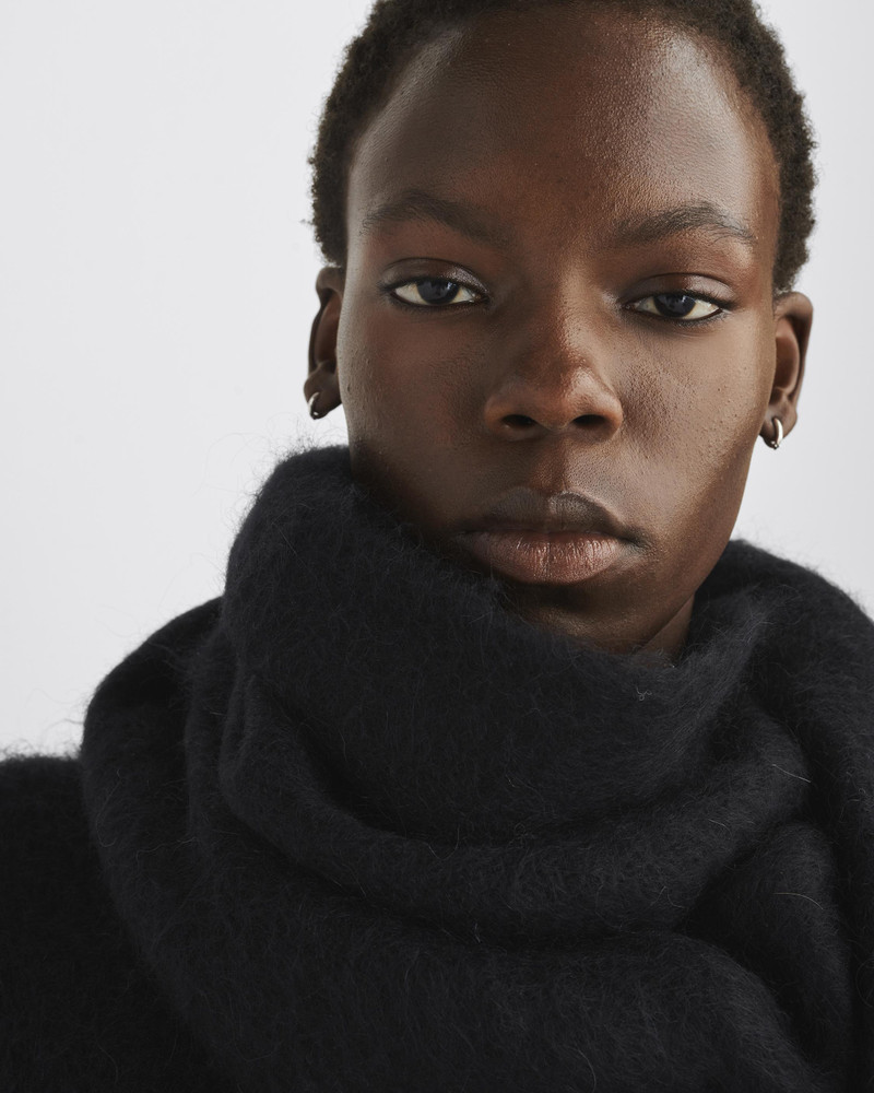 rag & bone Lani Wool Mohair Scarf
Midweight outlook