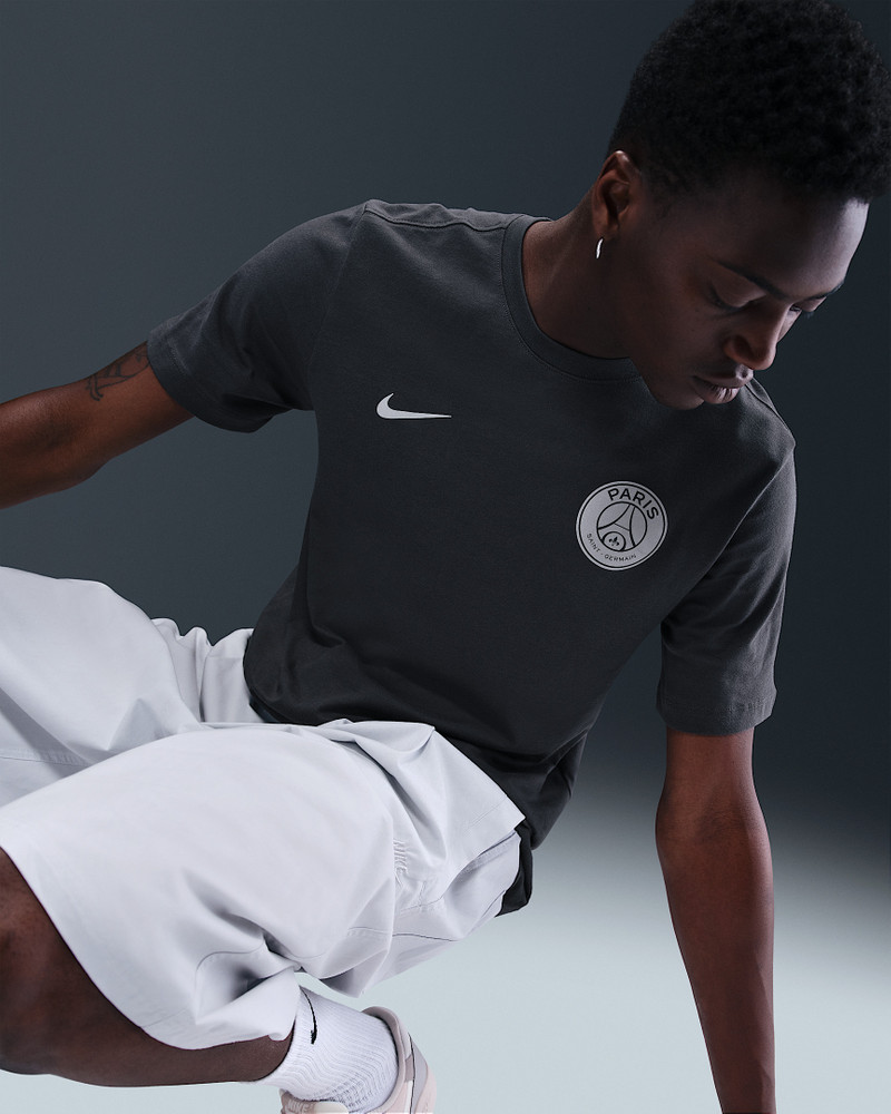 Paris Saint-Germain Men's Nike Soccer T-Shirt 3